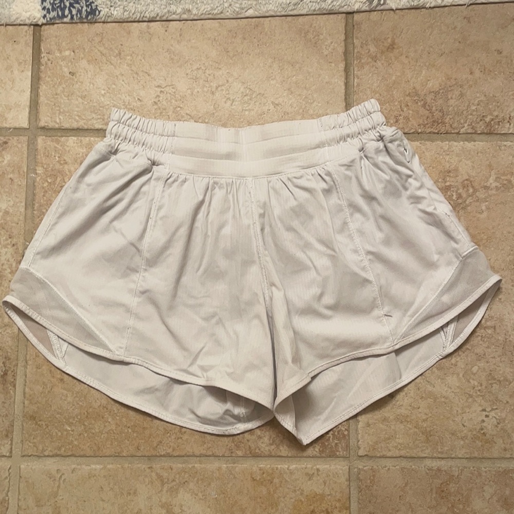 white lululemon hotty hots